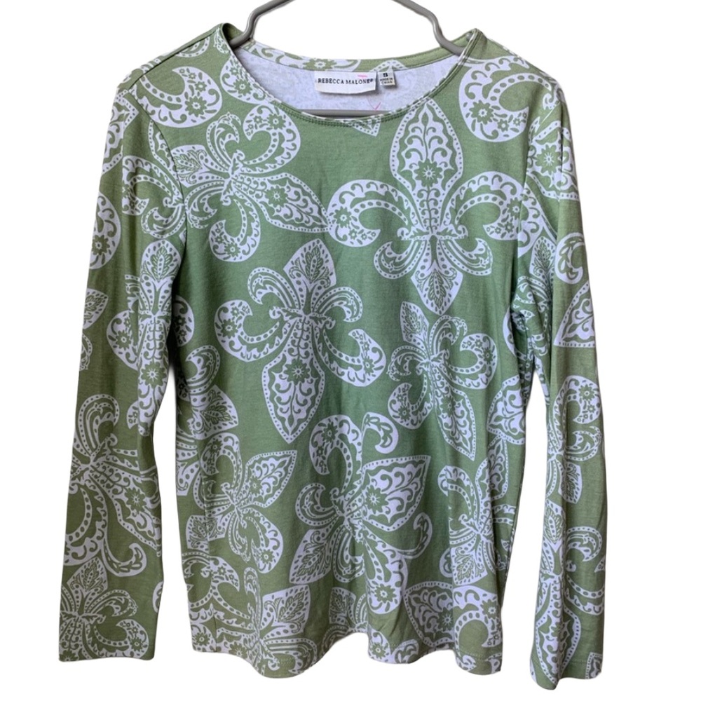 REBECCA MALONE Women’s Sage Green w/ White Flyer-de-lis Print Stretchy Tee Shirt